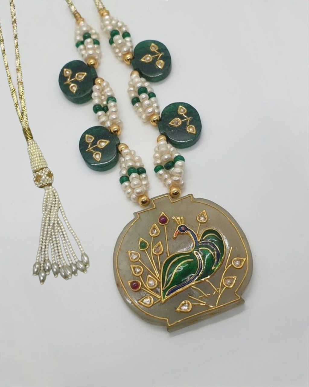 Shikhi Pendant Necklace