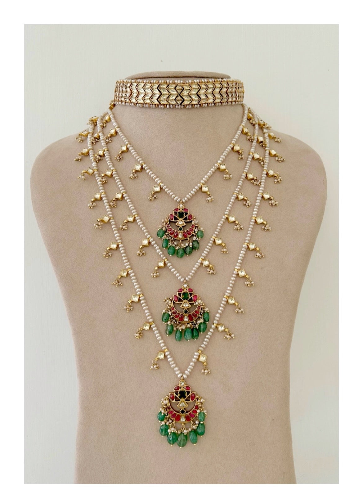 Abha Choker & Teenlada Haar