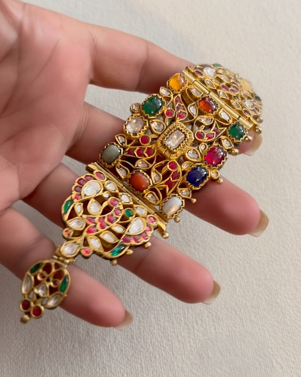 Ratnavali Choker